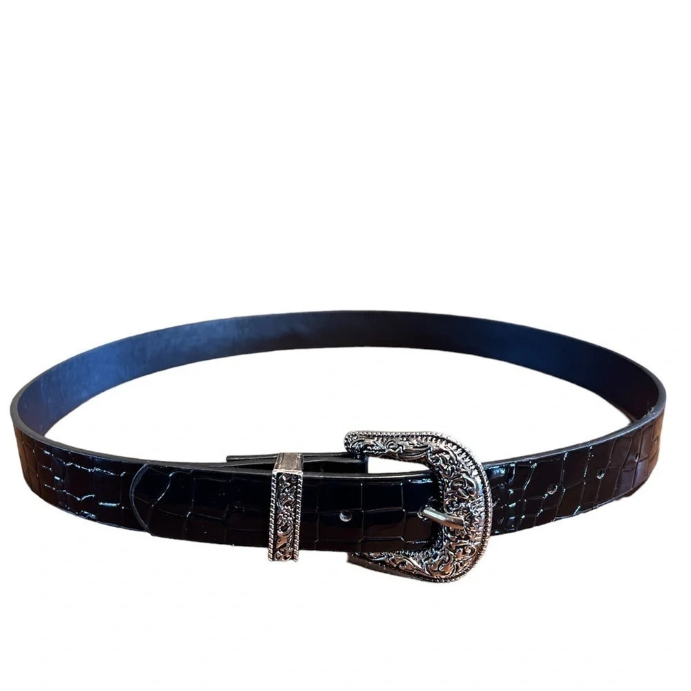 Black detailed belt